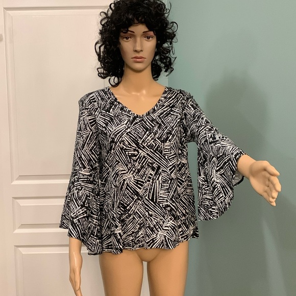 Elle - L - Cotton/Modal Flutter-sleeved Top - Picture 3 of 6